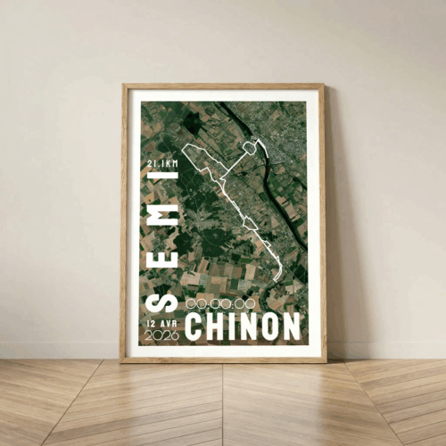 AFSRU0011-2026_Mockup Cadre Bois Affiche carte semi-marathon Chinon